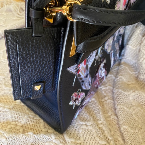 Valentino Garavani embroidered animal leather handbag - Picture 3 of 16